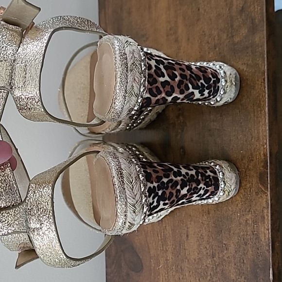 BAMBOO Gold Wedge Sandals with Animal Print Design size 9 - Picture 7 of 13